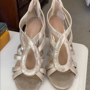 Kelly & Katie Gold Pump